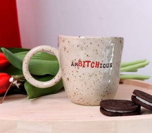 Kubek z napisem : AmBITCHious, lepiony ręcznie ok 200 ml 14/03