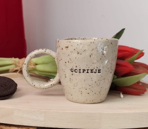 Kubek z napisem : OCIPIEJE , lepiony ręcznie ok 200 ml 21/03