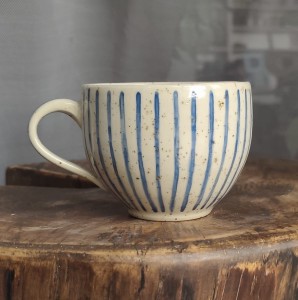 Kubek w PASKI  toczony na kole 300 ml 12/04