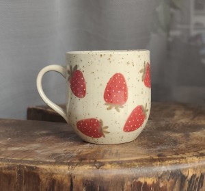 Kubek w TRUSKAWKI  toczony na kole 200 ml 20/04